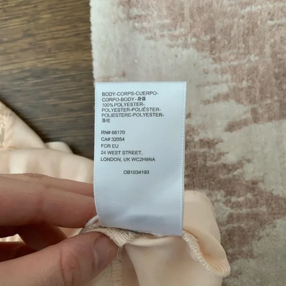 URBAN OUTFITTERS Isabella Lace Trim Satin Blouse Blush Peach Short Sleeve SZ Med - Picture 16 of 16